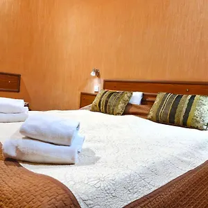 Pavo Otel